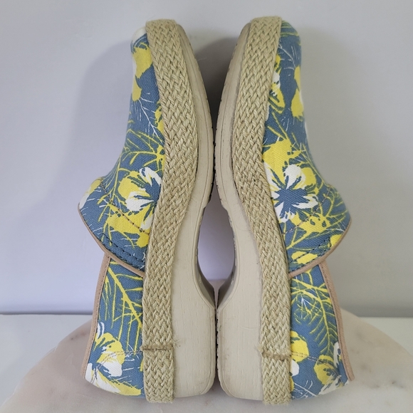Dansko Victoria Tahiti Blue Yellow Floral Canvas Clog Women's EUR 39  US 8.5-9 - Picture 7 of 12